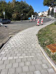 Rekonstrukce chodníku u Billy (2)