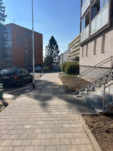 Rekonstrukce chodníku ulice Hornická (2)